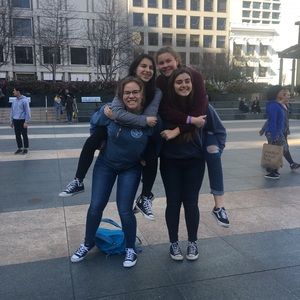 Meet your Posher, Logan